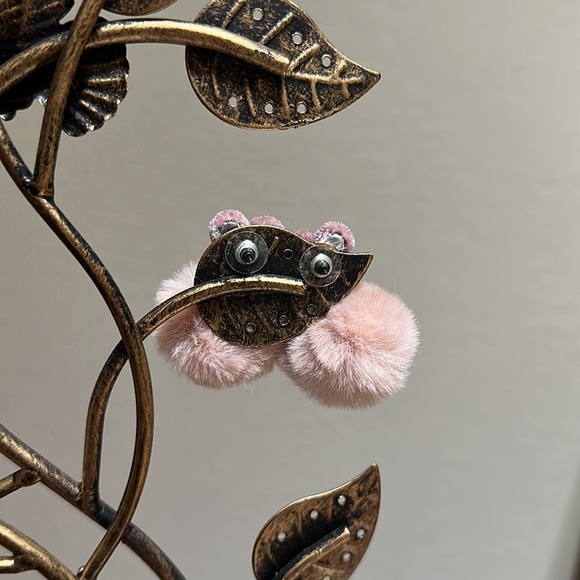 Cute Fluffy Earring [New] - Picture 3 of 7